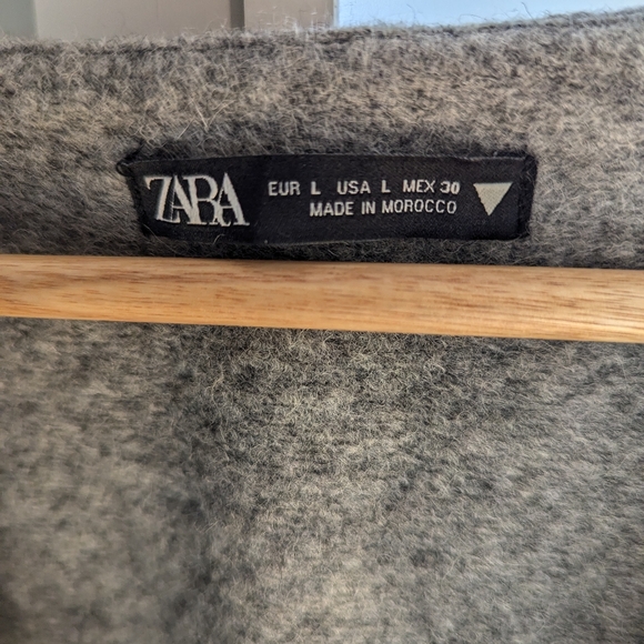 Zara bell-sleeve sweater, size L - Picture 3 of 3